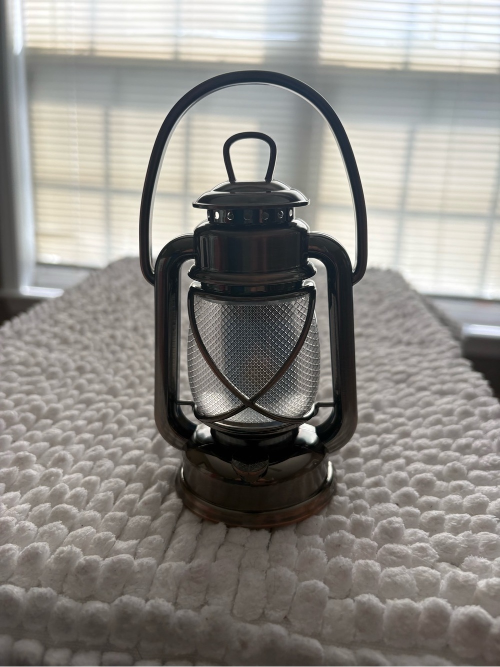 NWT Bronze Lantern - wallflower plug in